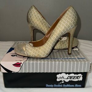Oh Deer! Heels Size 8